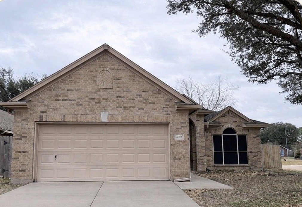 Front exterior of 14926 Lindenbrook Lane